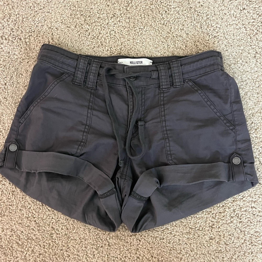 Hollister Low-Rise Classic Shorts!
